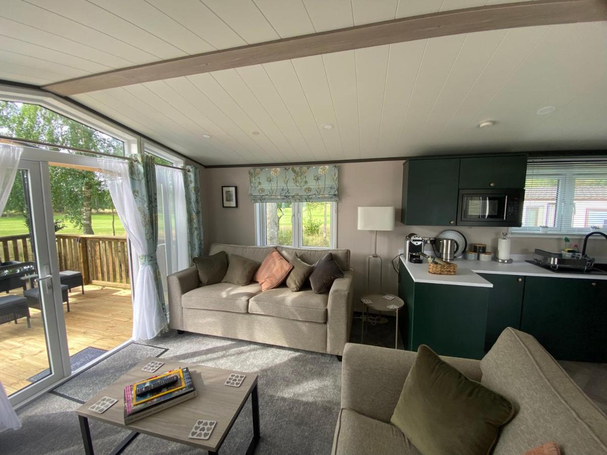 Teviotdale Lodge At Lilliardsedge Holiday Park Jedburgh Bagian luar foto