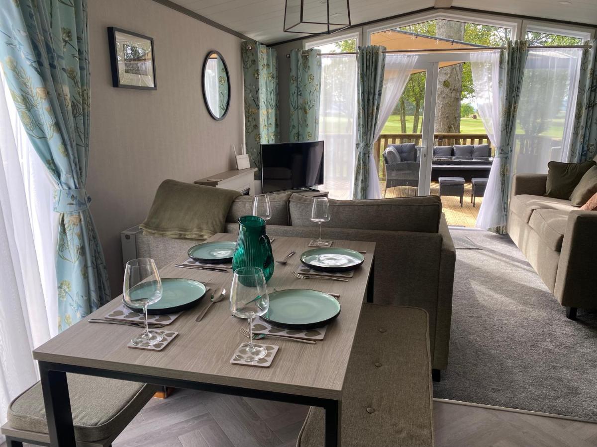 Teviotdale Lodge At Lilliardsedge Holiday Park Jedburgh Bagian luar foto