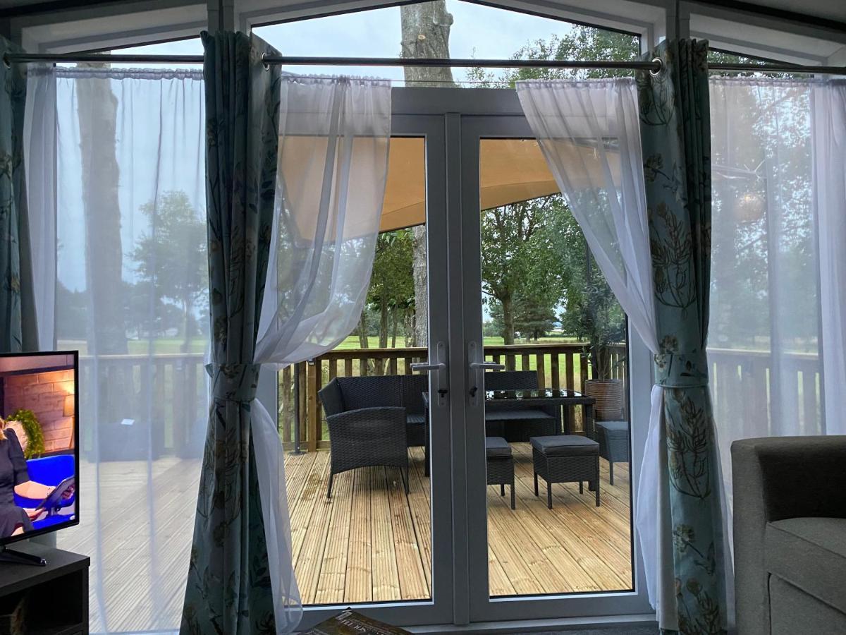Teviotdale Lodge At Lilliardsedge Holiday Park Jedburgh Bagian luar foto